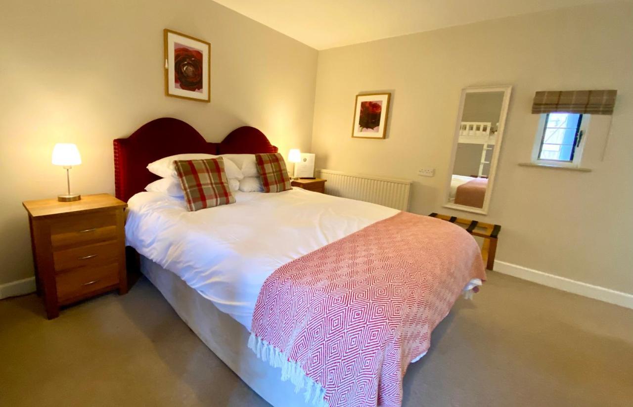The Craven Arms Hotell Settle Exteriör bild