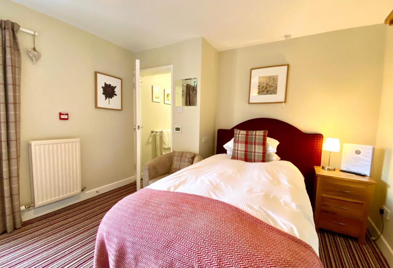 The Craven Arms Hotell Settle Exteriör bild