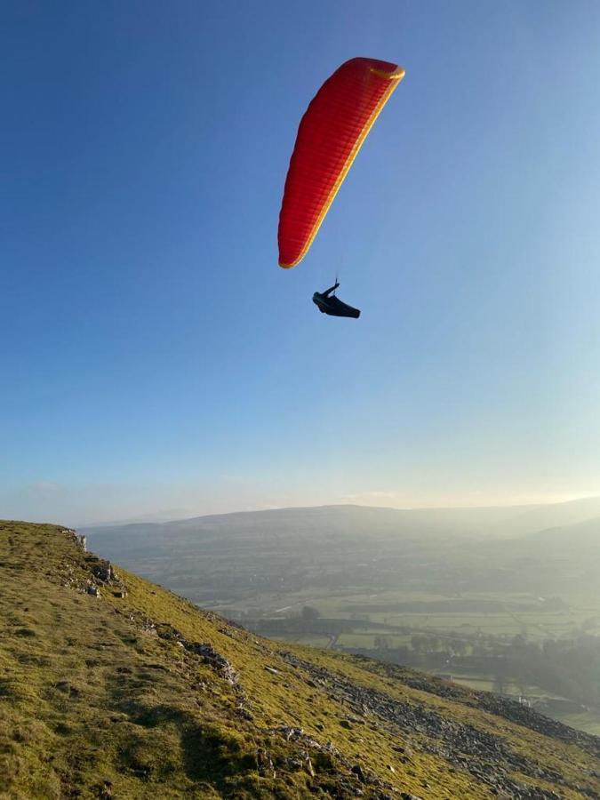 The Craven Arms Hotell Settle Exteriör bild