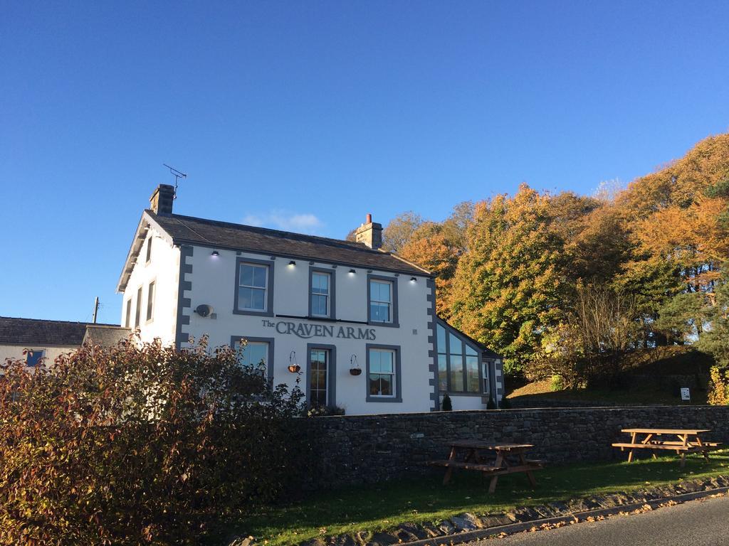 The Craven Arms Hotell Settle Exteriör bild
