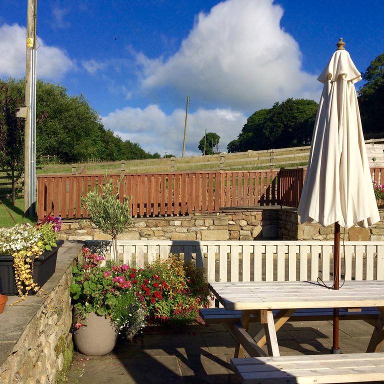The Craven Arms Hotell Settle Exteriör bild