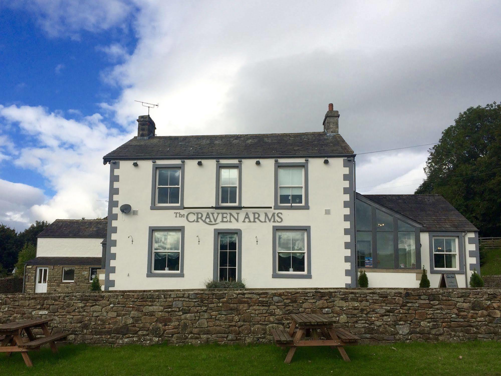 The Craven Arms Hotell Settle Exteriör bild