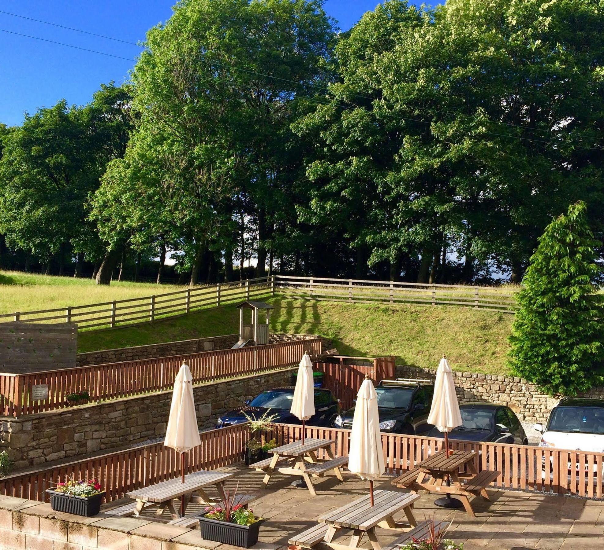 The Craven Arms Hotell Settle Exteriör bild