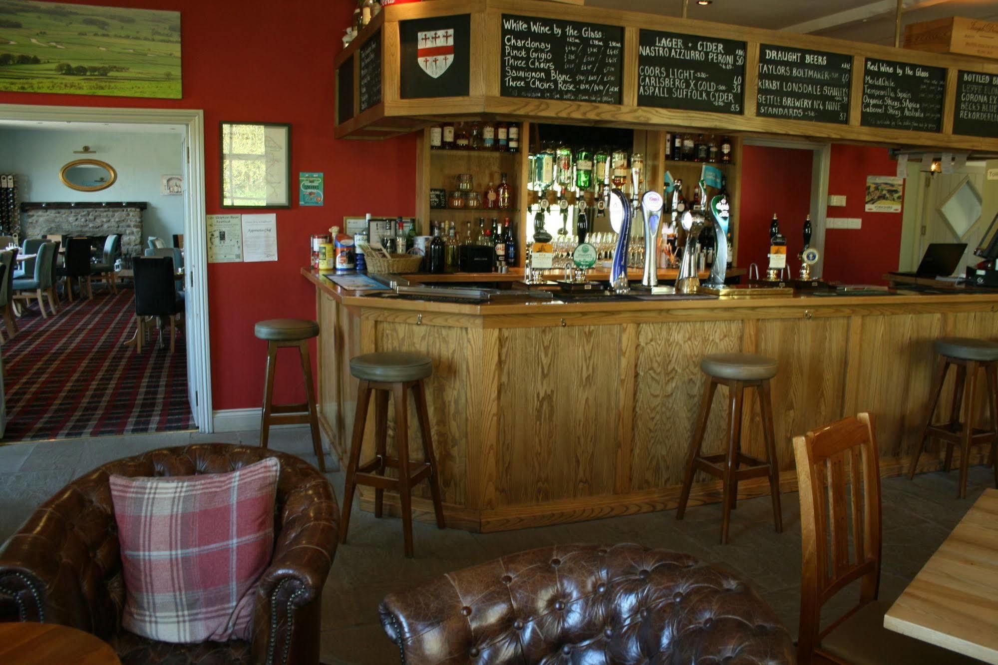 The Craven Arms Hotell Settle Exteriör bild